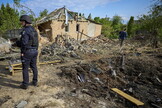 Bomba distrugge un edificio privato a Kharkiv