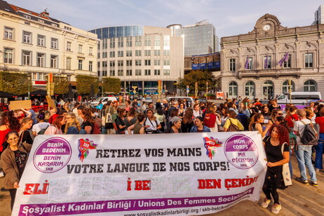 Manifestação pró-aborto em Bruxelas em 2023