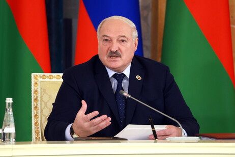 Lukashenko instó a sus atletas a aplastar a los rivales en París 2024