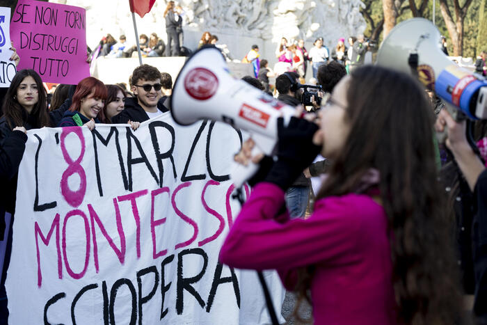 Italianas protestam contra violência e em apoio às mulheres de Gaza