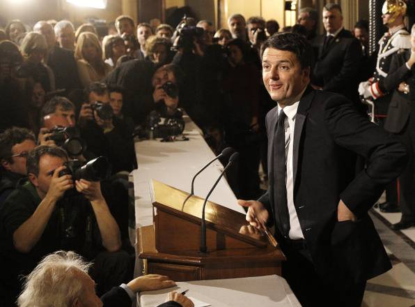 Renzi ha sciolto la riserva e, ricevuto dal presidente della Repubblica Giorgio Napolitano, ha accettato di formare il nuovo governo definendo la lista dei ministri