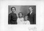 1918 - Guido ed Iside Trenti con le figlie Elsa ed Ebe