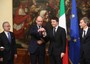 Enrico Letta e Matteo Renzi durante il tradizionale suono della campanella
