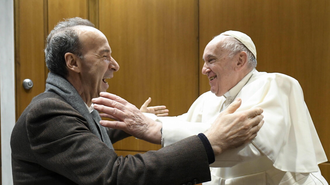 Papa se encontra com Roberto Benigni no Vaticano