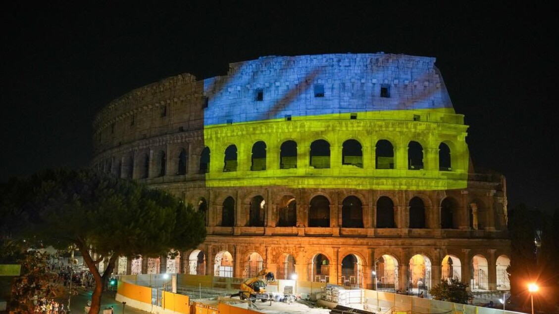 Acea-Roma capitale, luci sul Colosseo con i colori dell'Ucraina