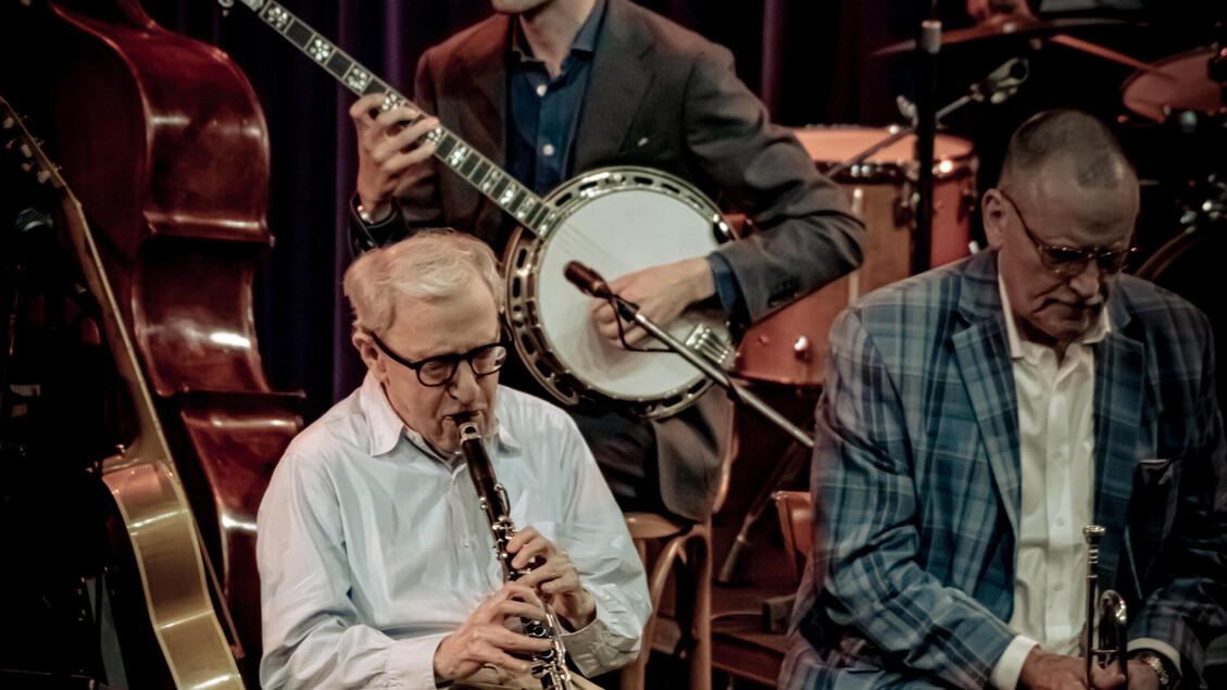 Woody Allen fez show de clarinete com New Orleans Jazz Band em Milão