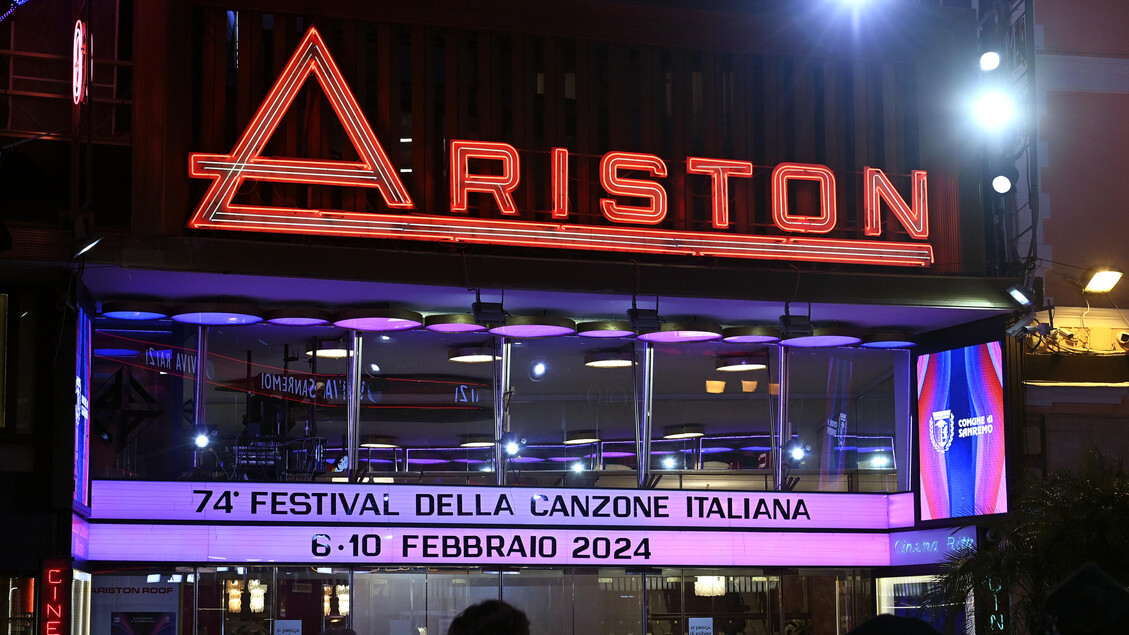Teatro Ariston se prepara para 74º Festival de Sanremo