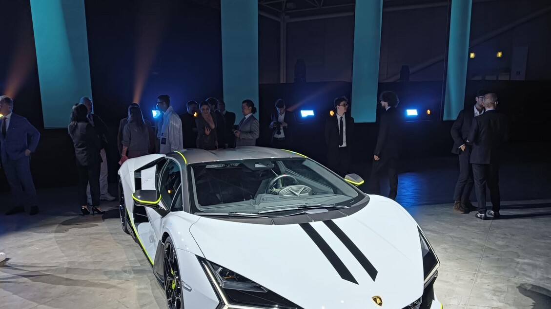 Una Revuelto Ad Personam per celebrare la prima edizione del festival Lamborghini Arena - RIPRODUZIONE RISERVATA