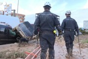 Valencia, la ricerca di dispersi e vittime tra le carcasse delle auto