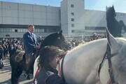 Verona, Lollobrigida e Zaia in sella per l'inaugurazione di Fieracavalli