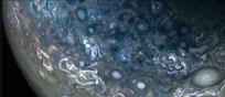 La turbolenta armosfera di Giove nell'immagine scattata il 12 maggio 2023 e modificata da un appassionato (fonte: dati di NASA/JPL-Caltech/SwRI/MSSS , elaborazione di Gary Eason)