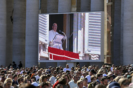 Il Papa, preghiamo per le popolazioni che soffrono per la guerra