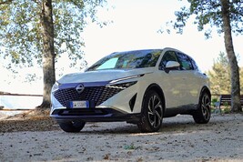 Nissan Qashqai: cambia faccia ed è più tecnologica