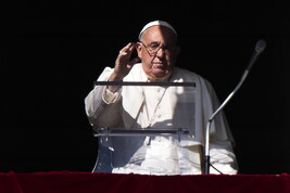 Papa Francisco celebra Angelus no Vaticano