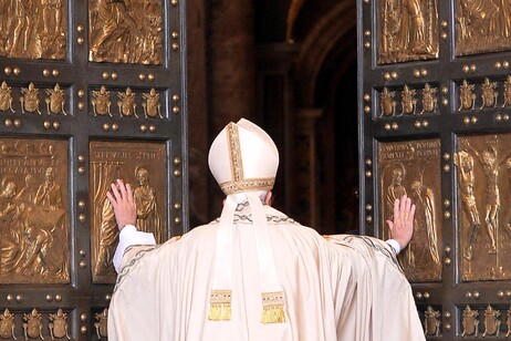 Porta Santa está marcada para ser aberta pelo papa Francisco a partir das 15h (de Brasília)