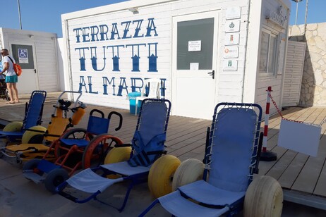 La Terrazza Tutti al mare a San Foca ( Lecce) realizzata dall'associazione Io Posso