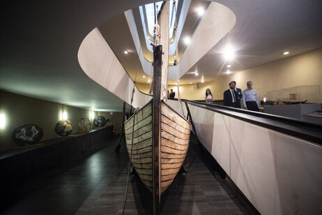 Barco é reprodução fiel da original Barca de Pedro encontrada em 1986 no fundo do Lago Tiberíades