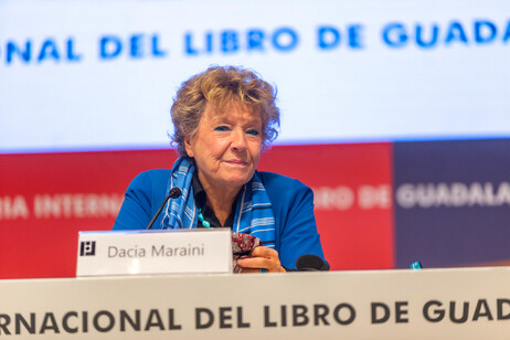 La talentosa escritora italiana Dacia Maraini.