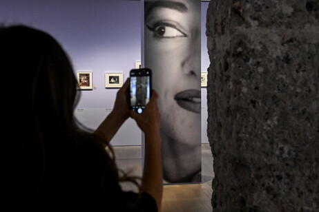 Retrato de Maria Callas em exposição na Itália