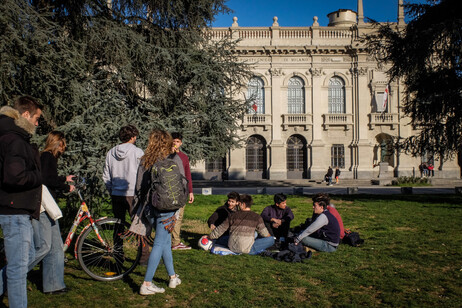 Politécnico de Milão é seguido pela La Sapienza de Roma e pela Universidade de Bolonha