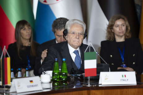 Sergio Mattarella durante reunião do Grupo de Arraiolos, na Polônia