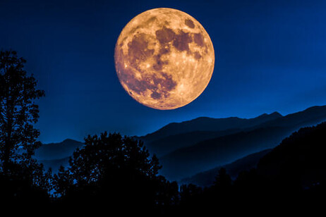 Una Superluna en 2016 fotografiada en la India.