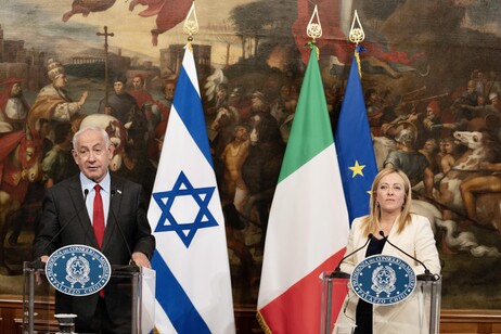 Benjamin Netanyahu e Giorgia Meloni durante encontro em Roma em março de 2023