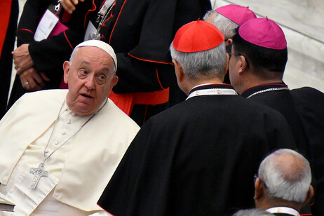 El Papa y los obispos en el Sínodo vaticano.