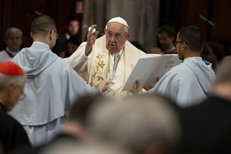 El Papa y una oración por la paz en Santa María la Mayor.