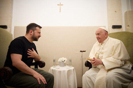 Este é o terceiro encontro entre Francisco e o presidente da Ucrânia