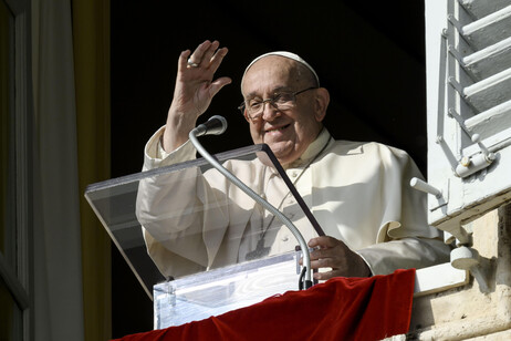 El Papa pidió oraciones y ayuda para los inundados de Valencia