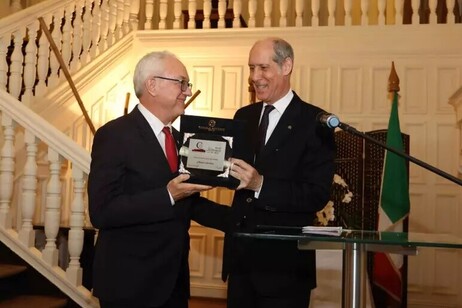 El premio literario Caccuri 2024 es para Mario Lubetkin