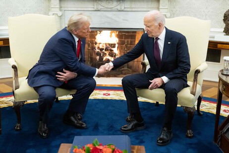 Trump e Biden estavam sorridentes e descontraídos durante a reunião