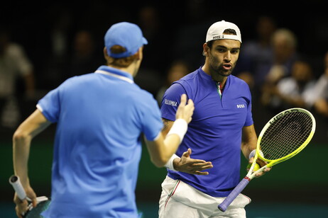 Sinner e Berrettini venceram jogo de dupla e ajudaram Itália a passar de fase em Málaga