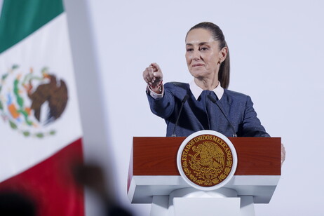 Claudia Sheinbaum, presidente do México, concede coletiva de imprensa