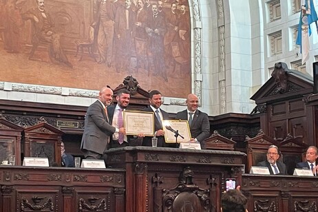 Nicola Miccione durante homenagem na Alerj