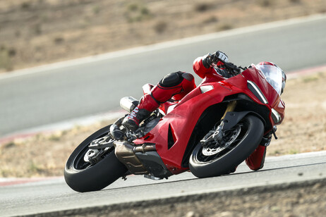 Ducati Panigale V2 e Ducati Streetfighter V2