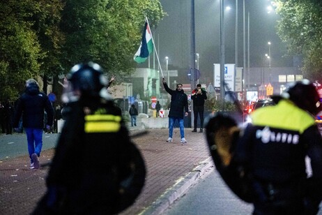 Manifestantes pró-Palestina em Amsterdã, na Holanda