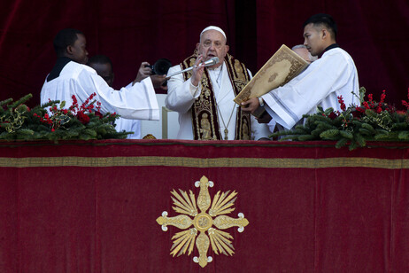 Papa Francisco celebra bênção de Natal no Vaticano