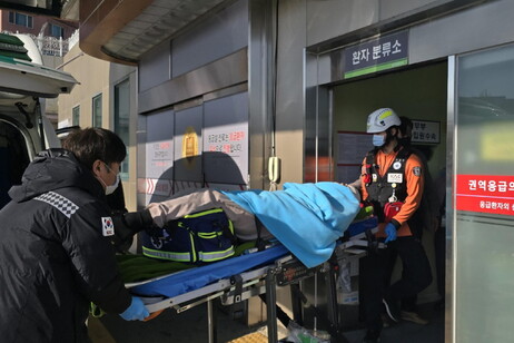 Resgate de feridos em queda de avião na Coreia do Sul