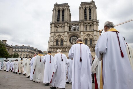 Mensagem do Papa será "destinada aos franceses", de acordo com reitor da catedral