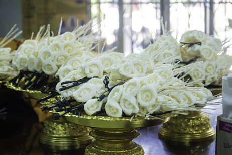 Fiori ricordo ad un funerale foto iStock.