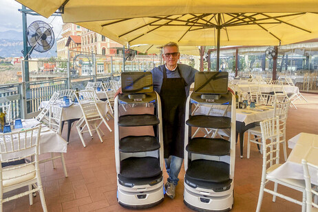 Mario Parlato é proprietário do restaurante La Terrazza delle Sirene, em Sorrento