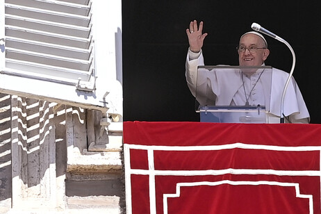 Papa Francisco durante oração no Vaticano