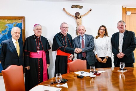 Presidente Lula e cardeal Pietro Parolin durante reunião no Palácio do Planalto (Foto: Ricardo Stuckert/PR)