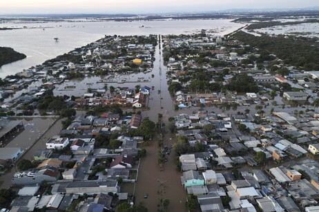 Eldorado, na região metropolitana de Porto Alegre, continua inundada