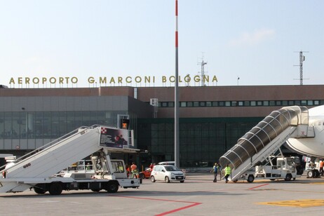 Aeroporto de Bolonha foi fechado por segurança