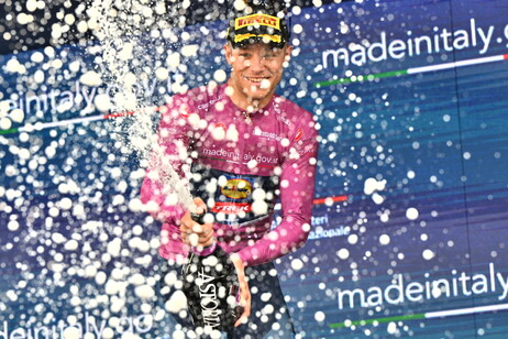 Jonathan Milan venceu sua segunda etapa na atual edição do Giro d'Italia