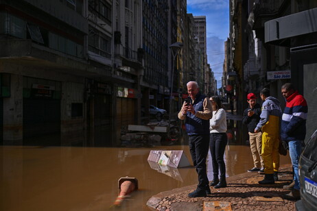Chuvas fortes devastaram estado brasileiro