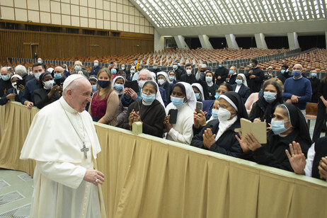 Francisco durante audiência no Vaticano